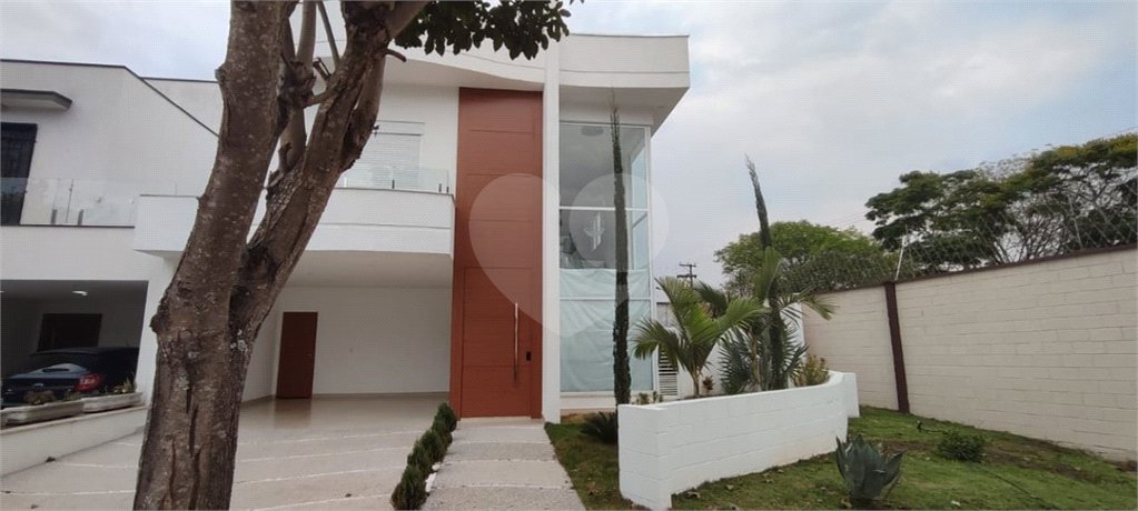 Casa à venda com 3 suítes no condomínio Bella Cittá - Villaggio II, Mogi das Cruzes - SP