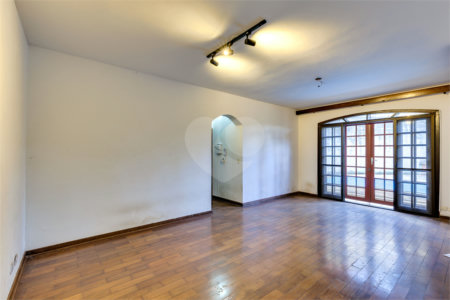 Sobrado à venda com 3 quartos, sendo 1 suíte, em Alto da Boa Vista, São Paulo, SP