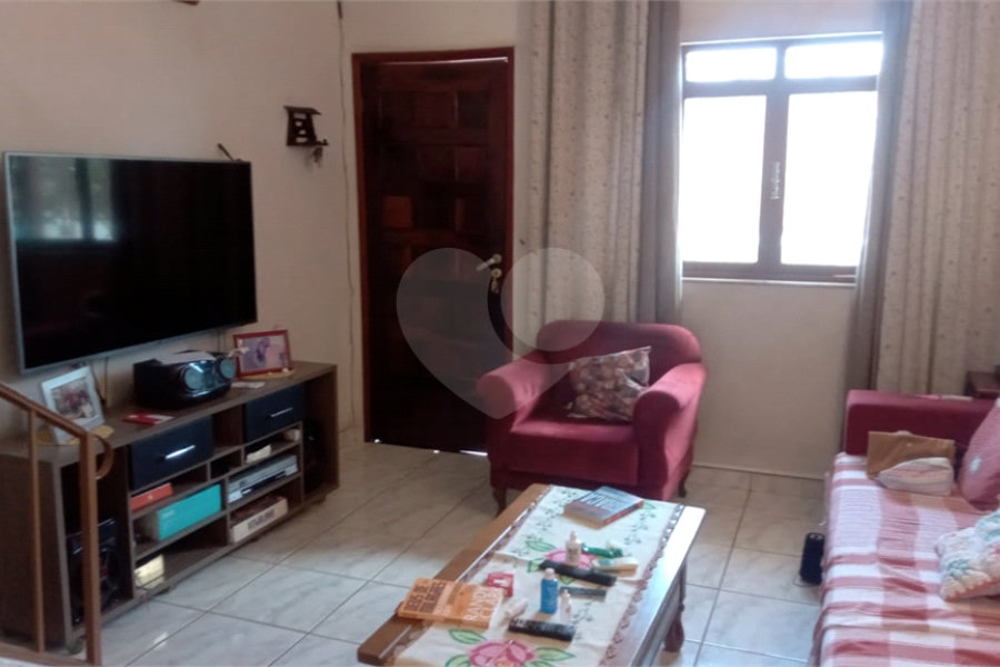 Casa à venda com 3 quartos, sendo 1 suíte, em Vila Medeiros, São Paulo, SP