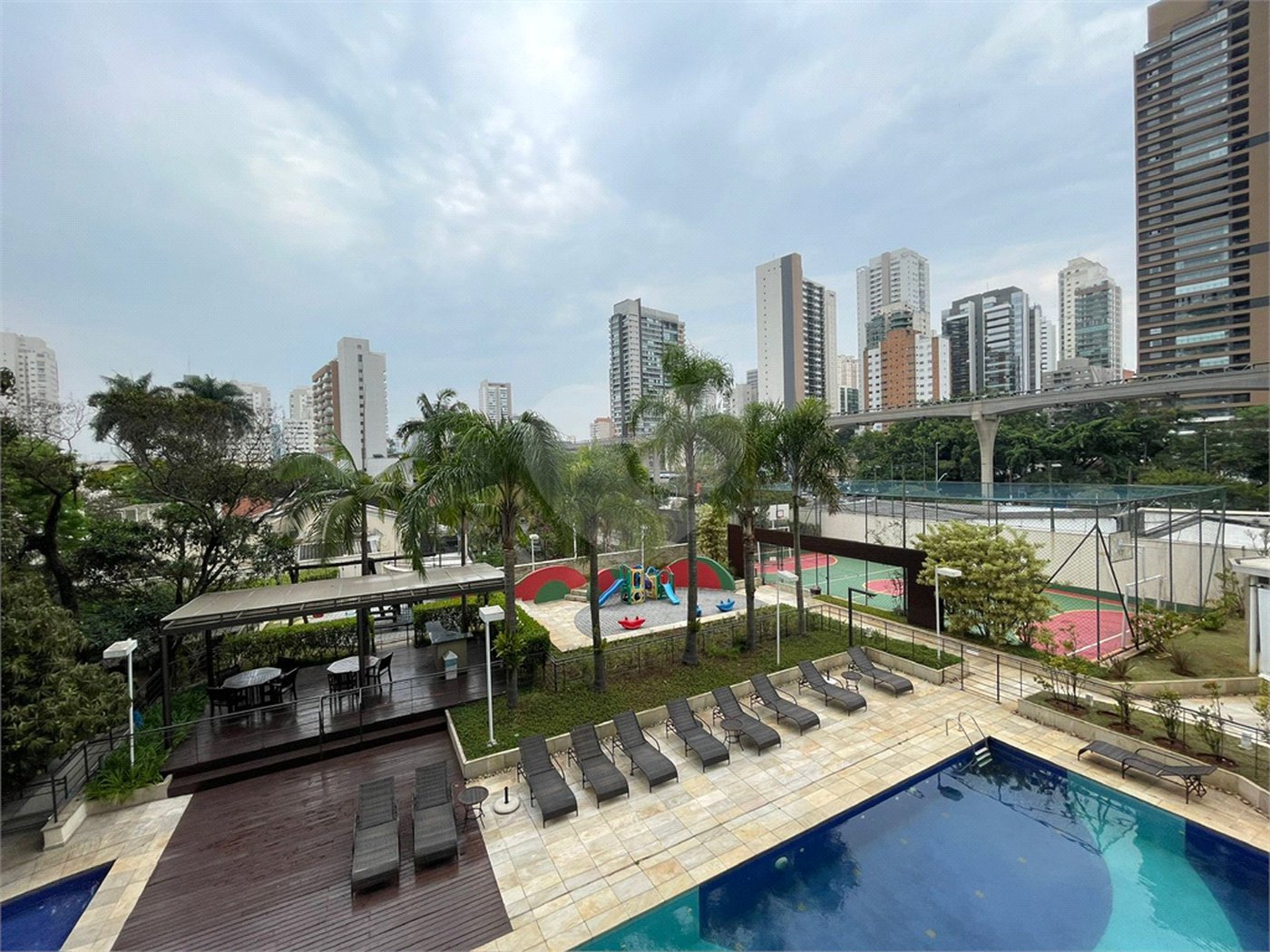 Apartamento à venda com 3 suítes em Brooklin Paulista, São Paulo, SP