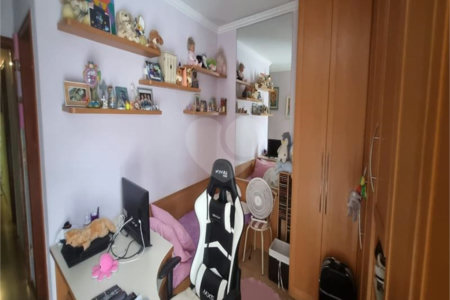 Sobrado à Venda na Aclimação - 150 m² - 2 Salas, 3 Dorms, 2 Vagas.
