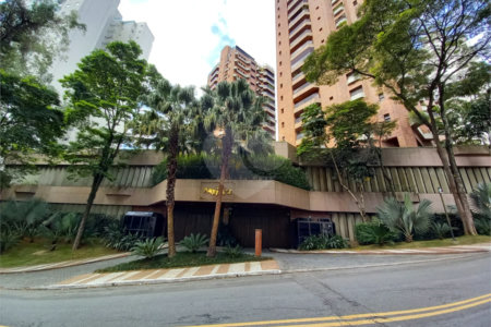 Apartamento à venda com 4 quartos, sendo 3 suítes, em Vila Andrade, São Paulo, SP