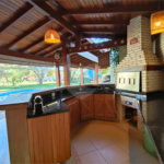 Casa à venda com 7 quartos, sendo 4 suítes, no condomínio Riviera de Santa Cristina XIII, Paranapanema - SP