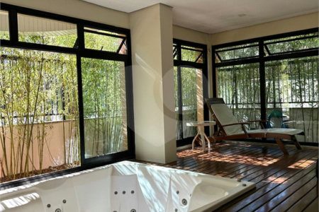 Apartamento à venda com 3 suítes em Vila Suzana, São Paulo, SP