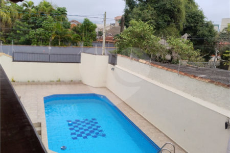 Sobrado à venda com 6 quartos, sendo 2 suítes, em Balneário Stella Maris, Peruíbe, SP