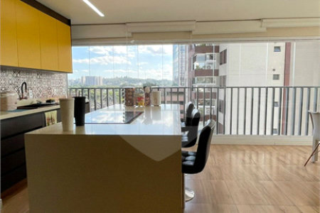 Apartamento à venda com 4 quartos, sendo 2 suítes, em Pinheiros, São Paulo, SP