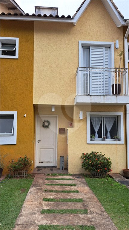 Casa à venda com 3 quartos, sendo 1 suíte,  no condomínio Moradas do Horto, São Paulo - SP