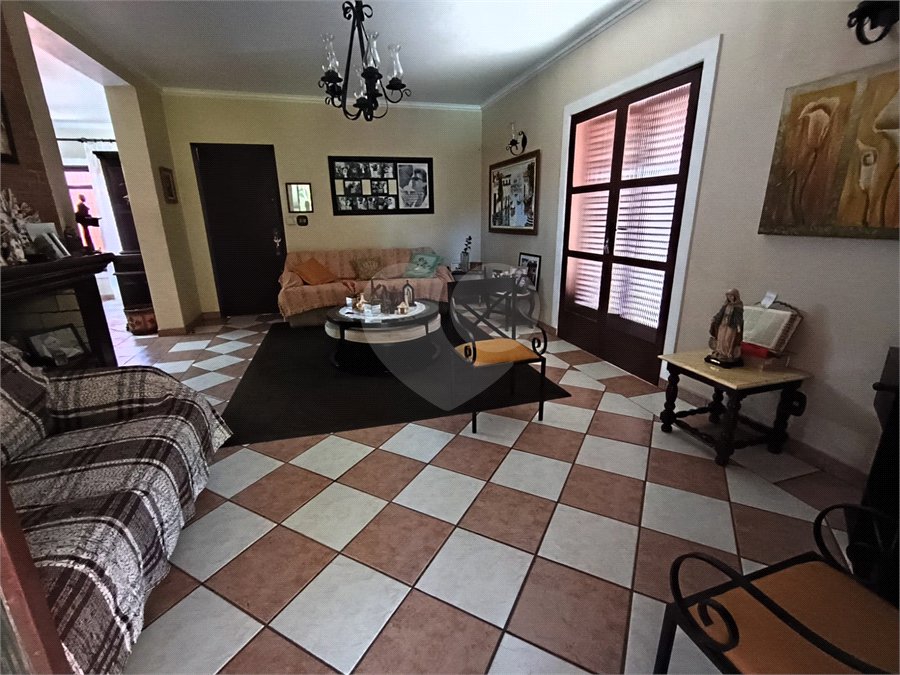 Casa à venda com 3 quartos, sendo 2 suítes,  em Vila Mogilar, Mogi das Cruzes, SP
