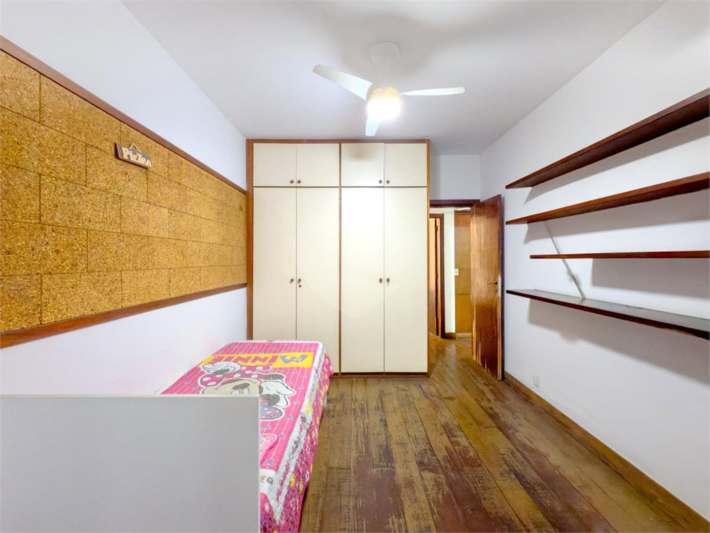 Apartamento à venda com 3 quartos, sendo 1 suíte,  em Lagoa, Rio de Janeiro, RJ