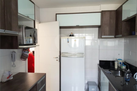 Casa à venda com 3 quartos, sendo 1 suíte, no condomínio Villa das Flores, Mogi das Cruzes - SP