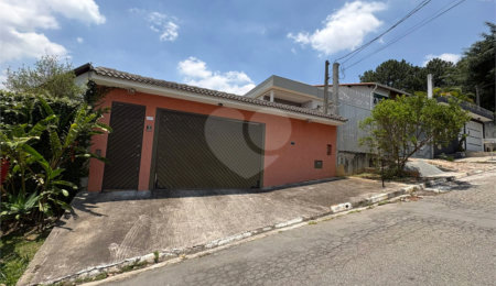 Casa Térrea à venda com 3 quartos, sendo 1 suíte,  em Vila Áurea, Poá, SP