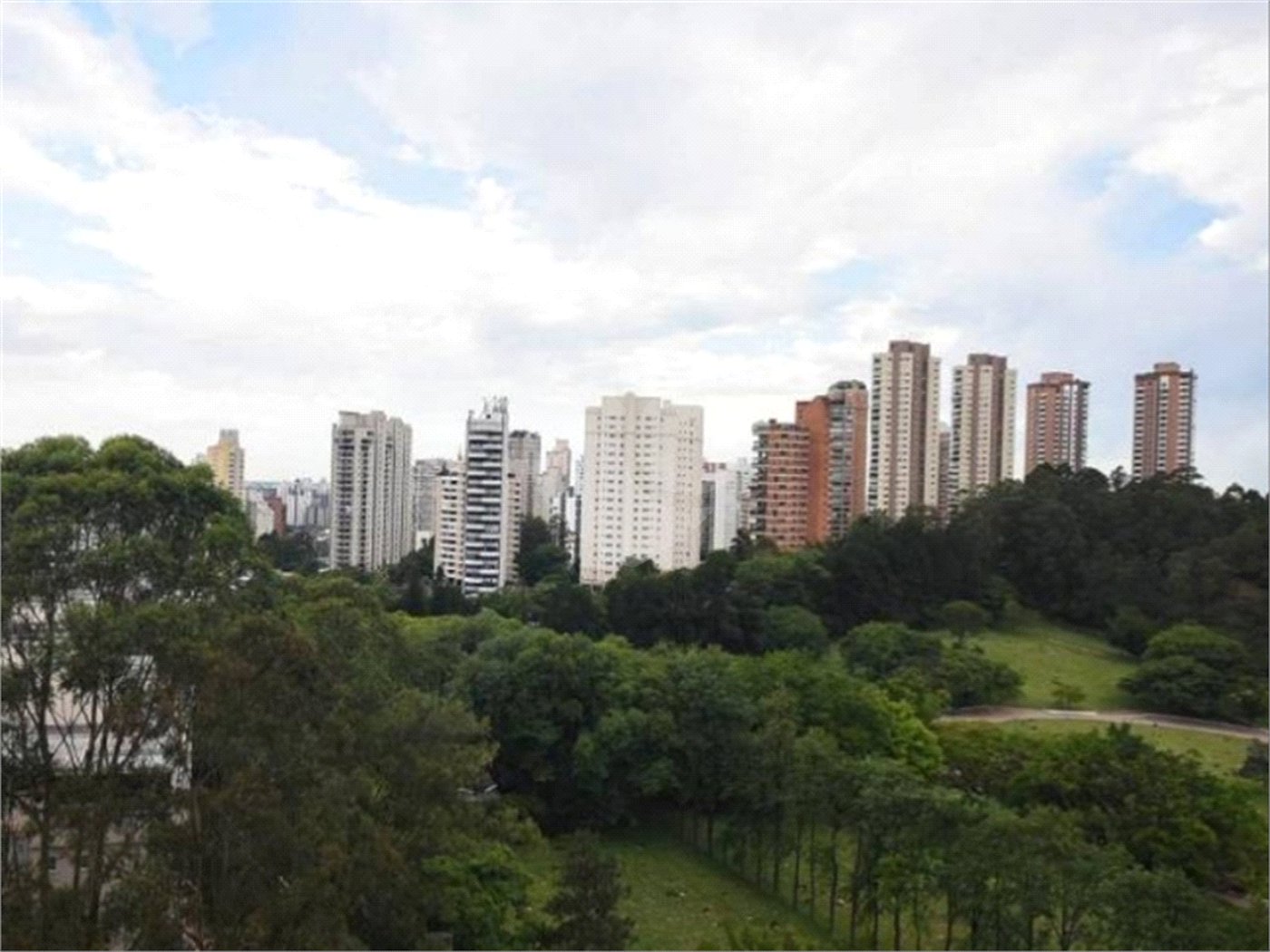 Apartamento à venda com 3 quartos, sendo 1 suíte, em Paraíso do Morumbi, São Paulo, SP
