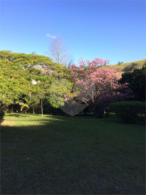 Chácara à venda com 8 quartos, sendo 3 suítes, no Centro, Bom Jesus dos Perdões, SP