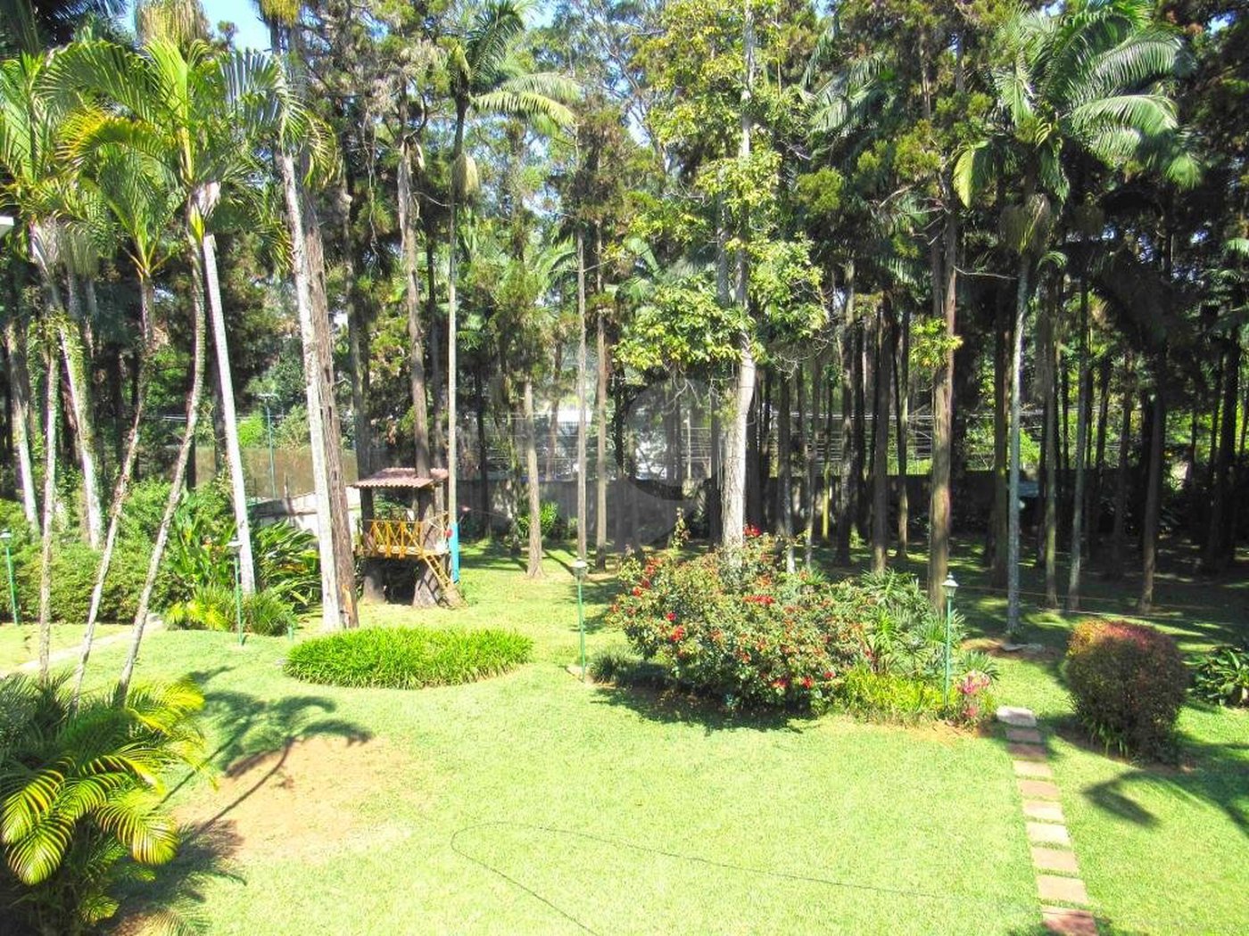 Casa à venda com 4 suítes no condomínio Chácara Flora, São Paulo - SP