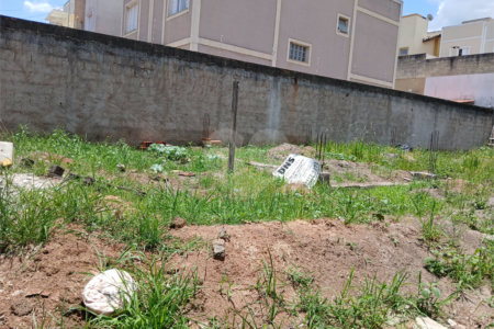 Casa à venda com 2 quartos, sendo 1 suíte,  em Jardim das Palmeiras, Atibaia, SP