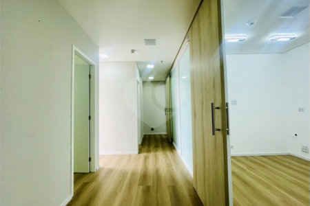 Consultório de 61 m² com 5 ambientes e Varanda no Domo Business!