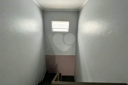 Sobrado com 3 dormitórios , sendo 1 suíte à venda no bairro Jardim Marek , Santo André
