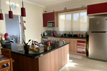 Casa à venda com 3 quartos, sendo 1 suíte, no condomínio Vila Hipica Ii, Vinhedo - SP