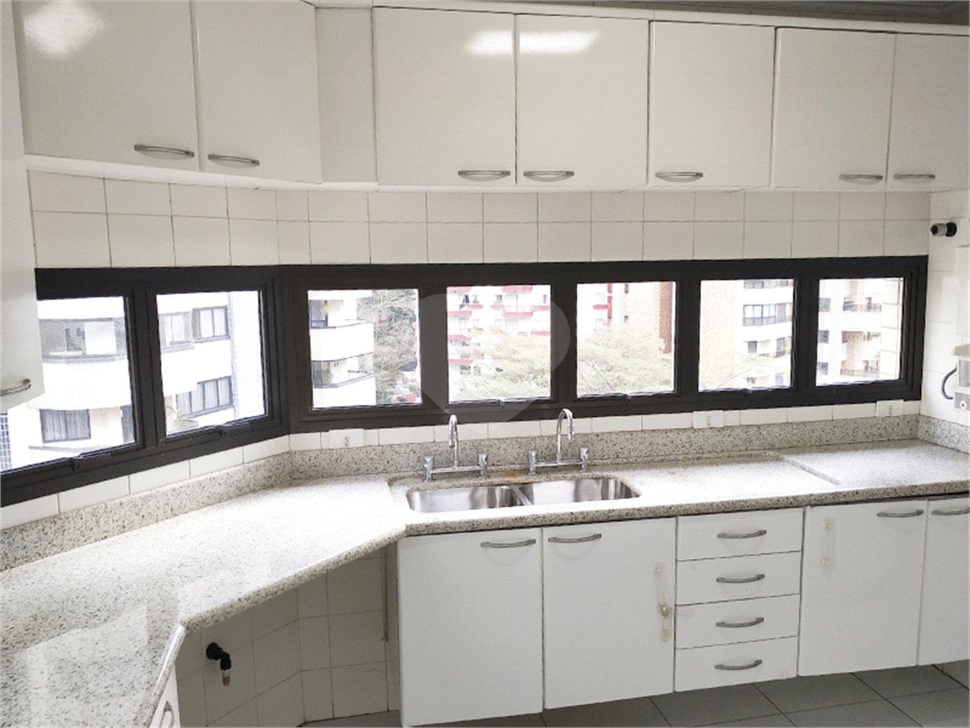 Apartamento à venda com 3 suítes em Morumbi, São Paulo, SP