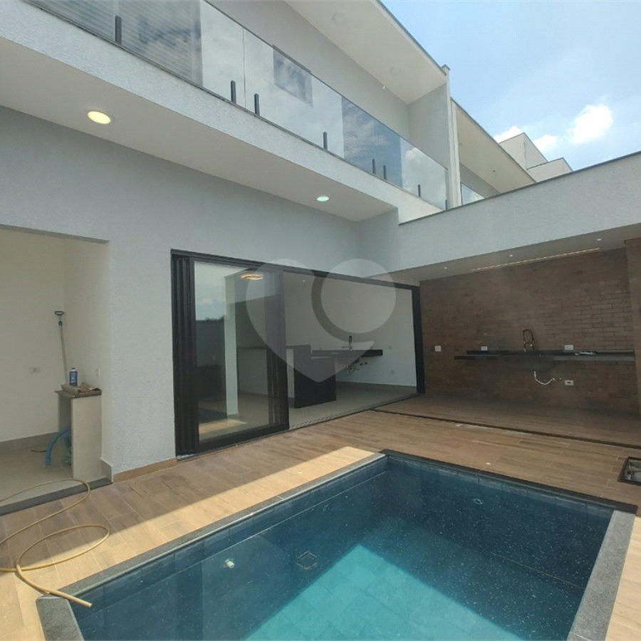 Casa à venda com 3 suítes no condomínio Terras de São Francisco, Sorocaba - SP