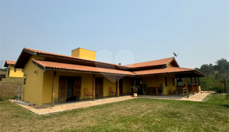 Sítio à venda com 3 quartos, sendo 1 suíte,  em Week-end, Jarinu, SP