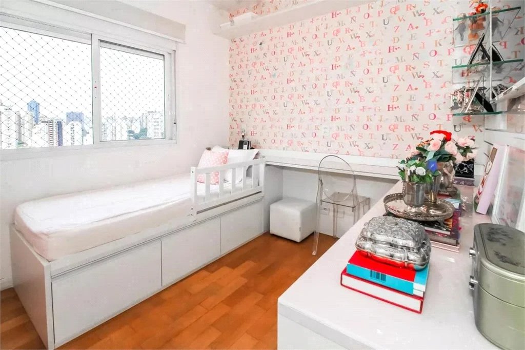 Apartamento à venda com 3 suítes em Vila Romana, São Paulo, SP