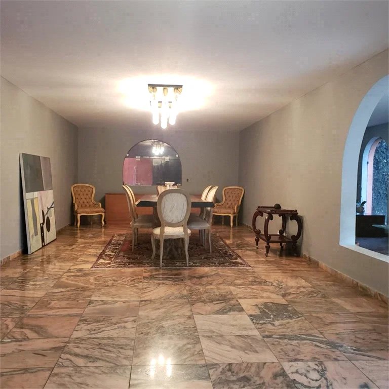 Casa à venda com 6 quartos, sendo 4 suítes, em Vila Sônia, São Paulo, SP