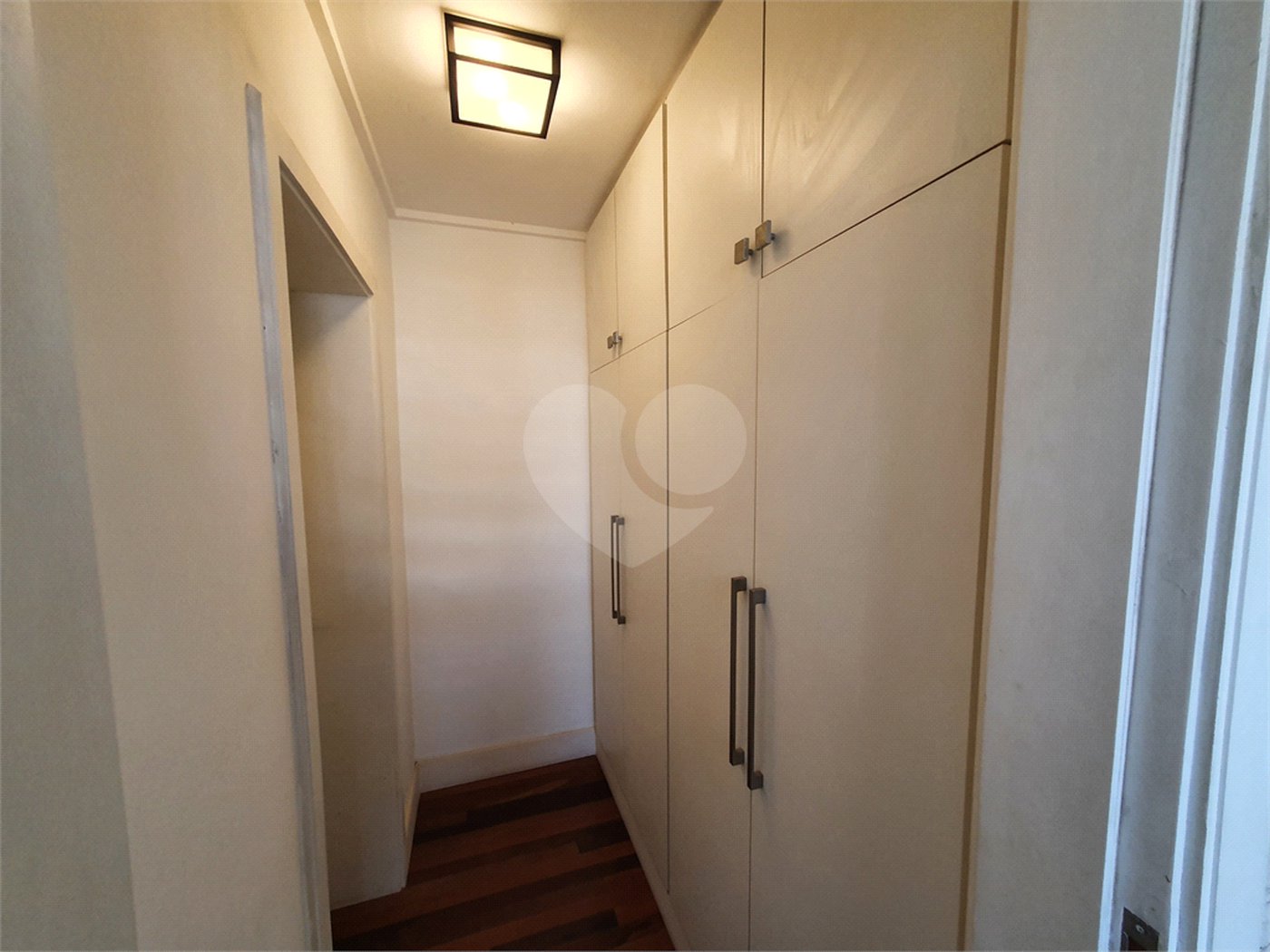 Apartamento à venda com 3 quartos, sendo 2 suítes, em Alto da Boa Vista, São Paulo, SP