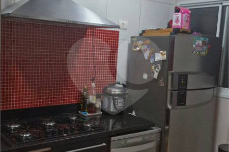 Casa à venda com 3 quartos, sendo 1 suíte,  no condomínio Moradas do Horto, São Paulo - SP