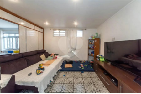Casa à venda com 5 quartos, sendo 3 suítes, em Vila Santo Estéfano, São Paulo, SP