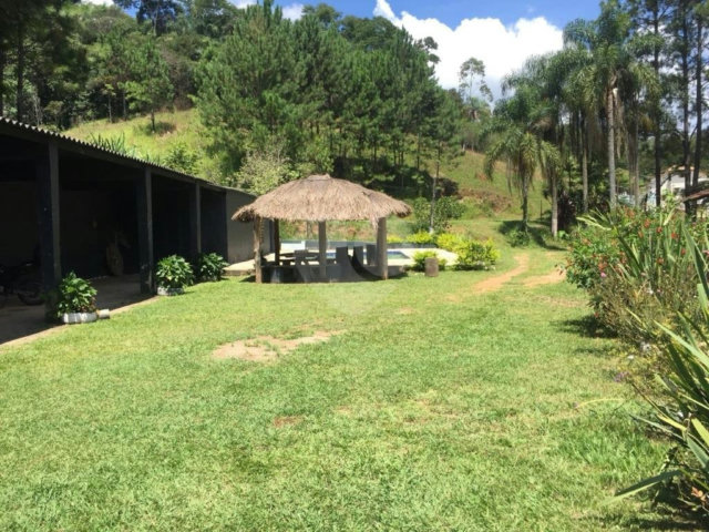 Casa à venda com 6 quartos, sendo 2 suítes,  em Roseira, Mairiporã, SP