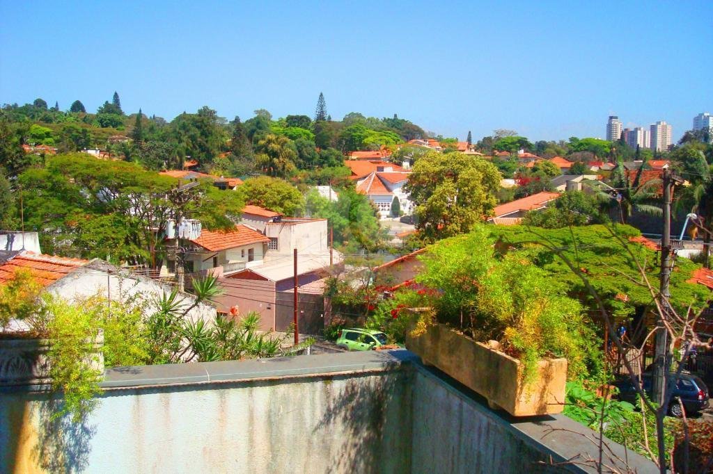 Sobrado à venda com 3 quartos, sendo 1 suíte, em Brooklin Velho, São Paulo, SP