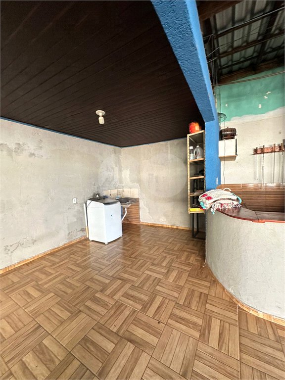 Casa à venda com 4 quartos, sendo 1 suíte,  em Jardim Estoril, Ponta Porã, MS