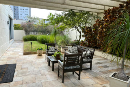 Apartamento à venda com 2 suítes em Campo Belo, São Paulo, SP