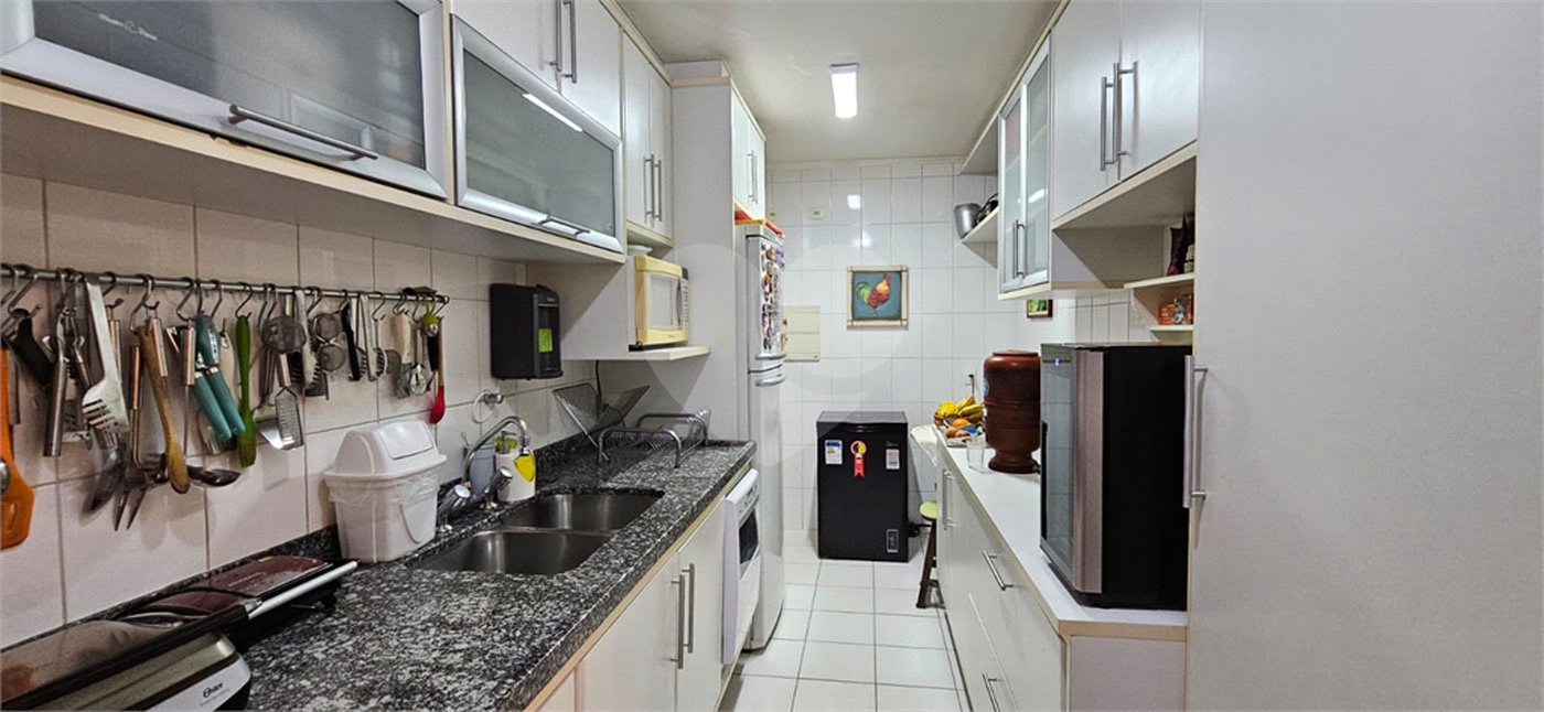 Apartamento à venda com 3 quartos, sendo 2 suítes, em Pinheiros, São Paulo, SP
