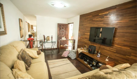 Casa à venda com 3 quartos, sendo 1 suíte, em Mirandópolis, São Paulo, SP