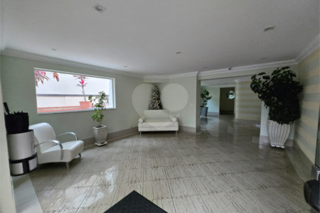 Apartamento à venda com 3 quartos, sendo 1 suíte,  em Indianópolis, São Paulo, SP
