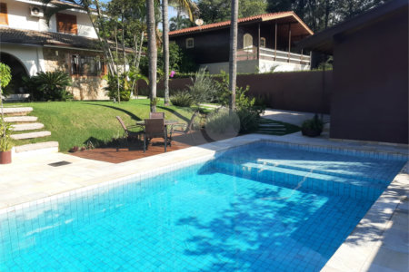 Casa à venda com 4 quartos, sendo 2 suítes,  no condomínio Estância Marambaia, Vinhedo - SP