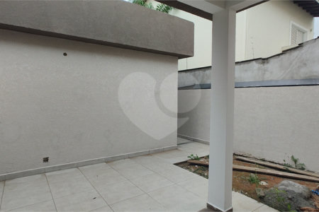 Casa Térrea à venda com 3 quartos, sendo 1 suíte,  em Nova Cerejeira, Atibaia, SP