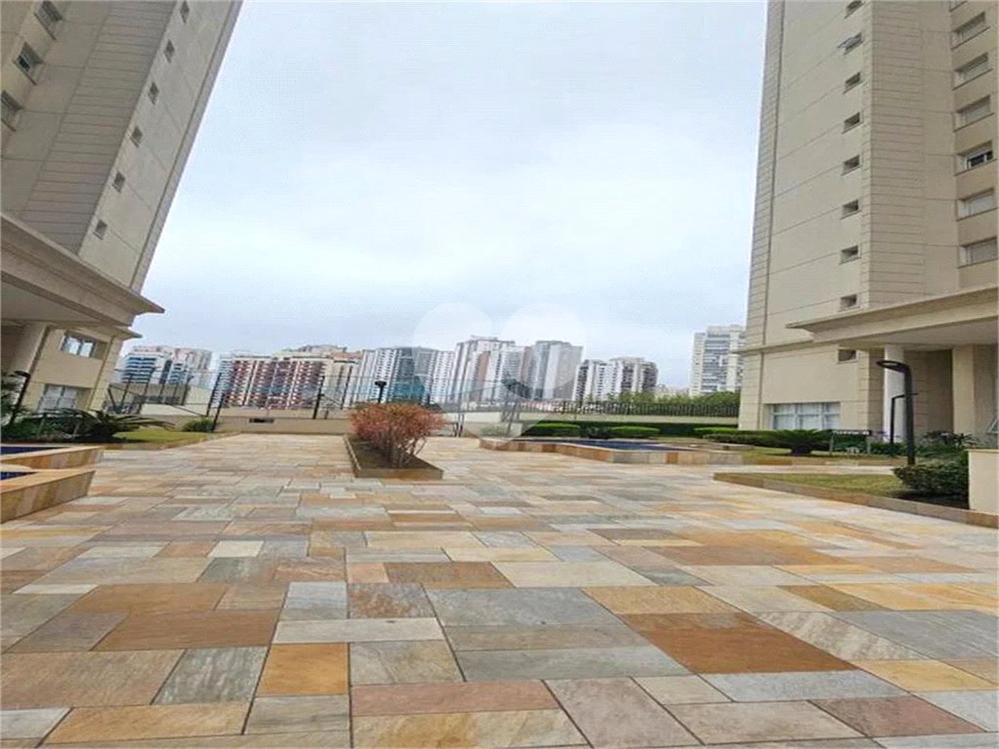 Apartamento à venda com 3 quartos, sendo 1 suíte,  em Vila Regente Feijó, São Paulo, SP