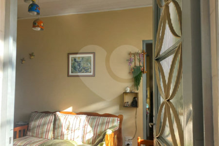 Casa à venda com 3 quartos, sendo 1 suíte, em Vila Nivi, São Paulo, SP