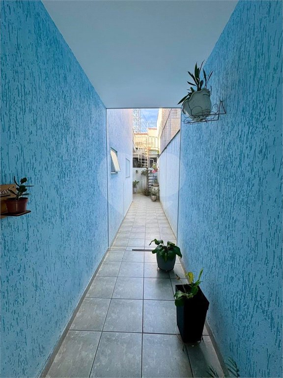 Sobrado à venda com 4 quartos, sendo 1 suíte,  em Vila Cleonice, São Paulo, SP