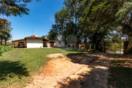 Chácara à venda com 5 quartos, sendo 2 suítes, em Vila São João, Sarapuí, SP
