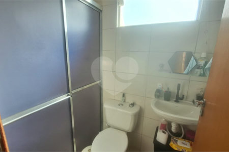 Casa à venda com 2 quartos no condomínio Karolyne, Votorantim - SP
