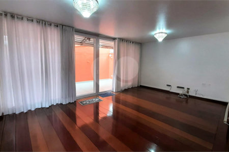 Casa à venda com 3 quartos, sendo 1 suíte, em Chácara Santo Antônio (zona Sul), São Paulo, SP