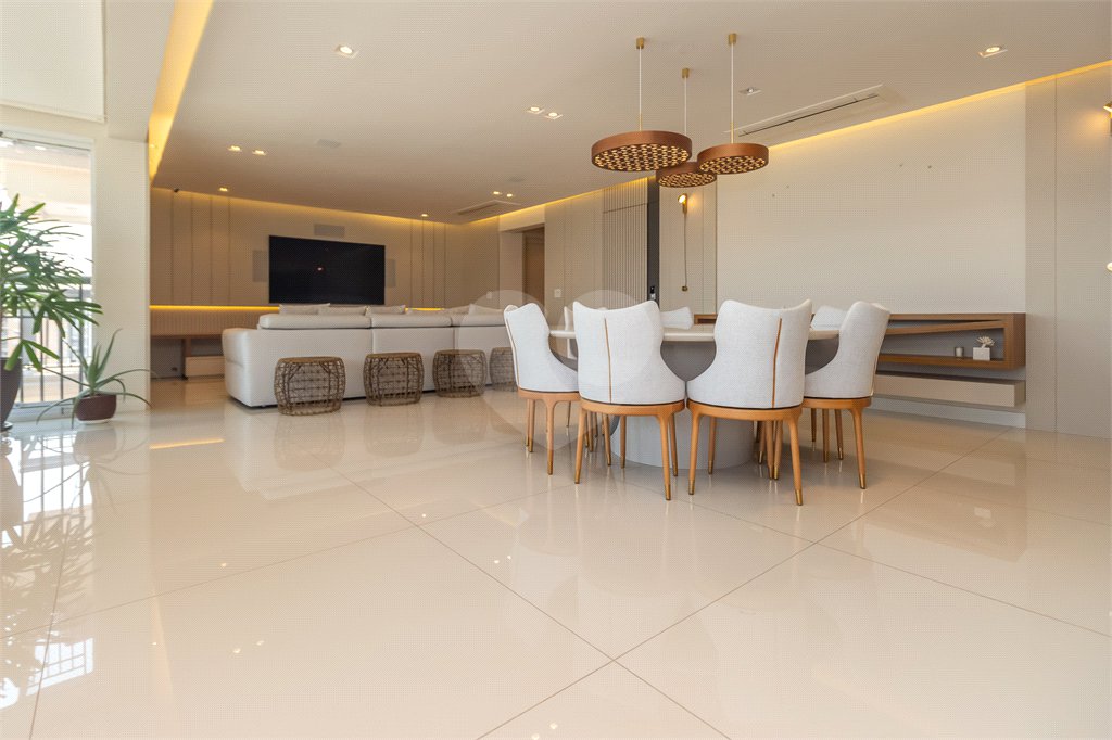 Apartamento - Vila Mariana - Alto Padrão - 3 Suítes - 4 Vagas - Venda / Compra - Próximo ao Metrô