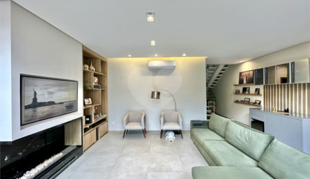 Casa à venda com 3 suítes no condomínio Reserva Santa Maria, Jandira - SP