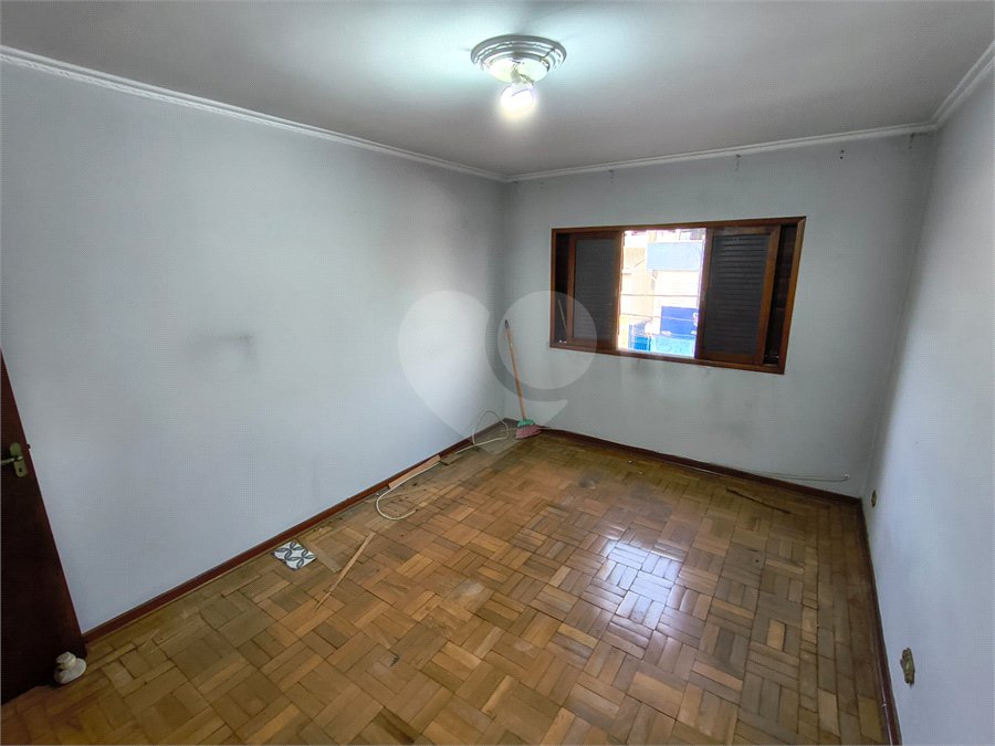 Sobrado à venda com 3 quartos em Vila Paulo Silas, São Paulo, SP