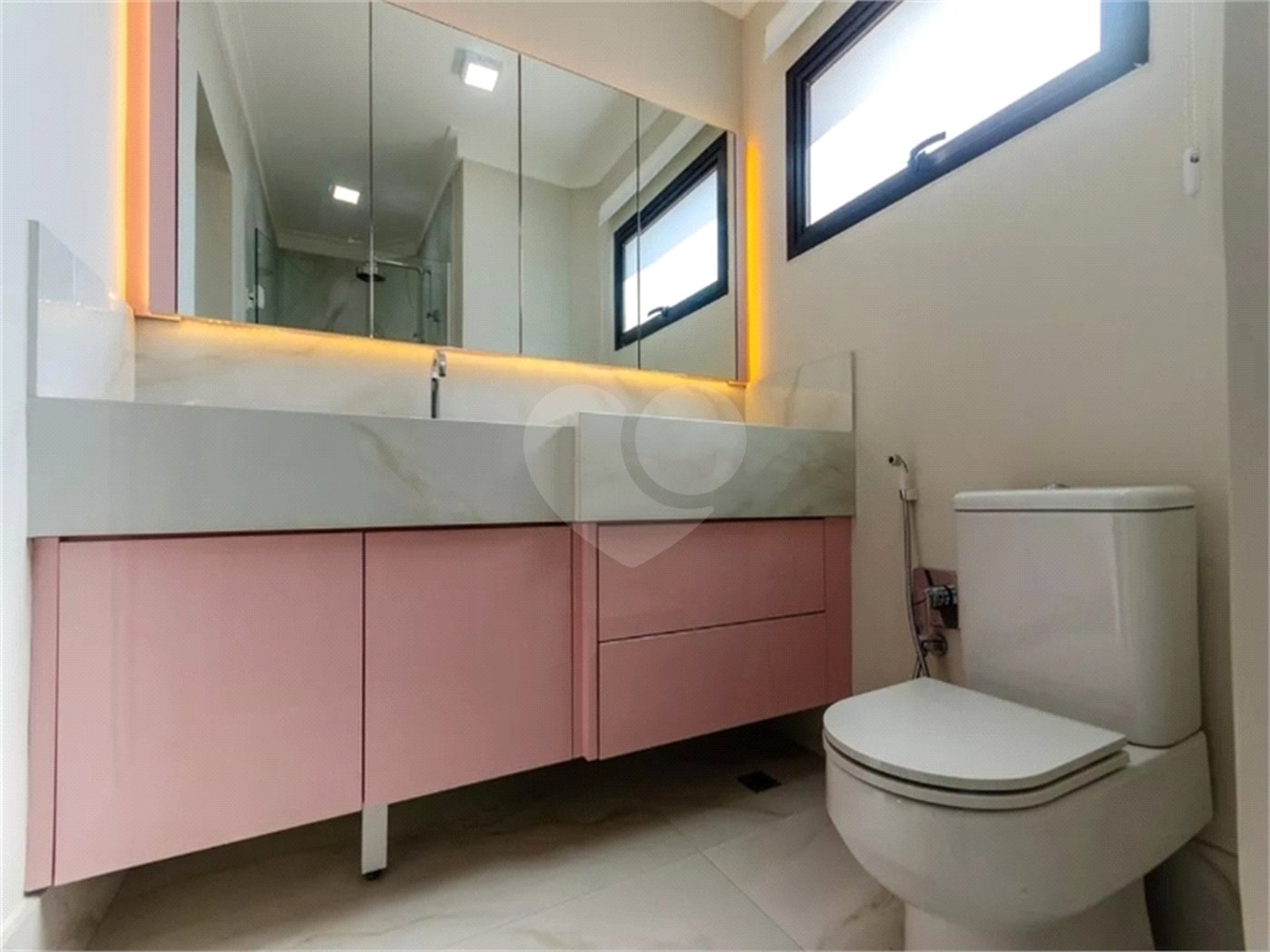 Duplex para alugar com 4 quartos, sendo 2 suítes, em Tremembé, São Paulo, SP