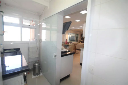 Apartamento à venda com 3 suítes em Santa Teresinha, São Paulo, SP
